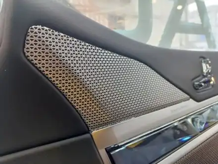 bmw 7시리즈 g70 회오리 스피커 풀세트, 레이져 컷팅 된 파츠로 순정보다 더 순정같은 디자인 완성! / 인천 부평, 부천 시공 사진