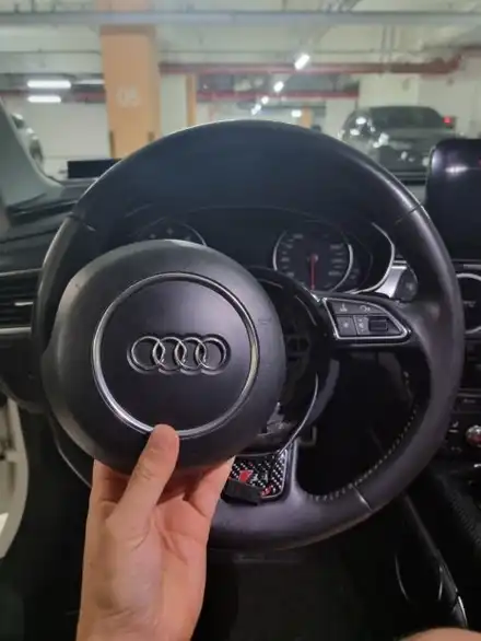 Audi A7 기본 D컷 핸들 / 전남 여수 시공 사진