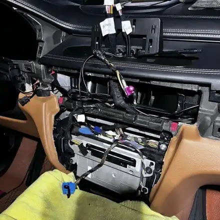 대구 김해 부산 BMW F16 X6 신형계기판 원격시동 15인치안드로이드올인원 크리스탈기어봉 시공 미스터커스텀 / 전남 여수 시공 사진