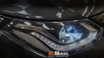 인천 쉐보레 볼트 EV 전기차 순정 HID 헤드램프 밝기 광량 업 LED 라이트 전구 교체 작업 / 인천, 미추홀 주안동 시공 사진