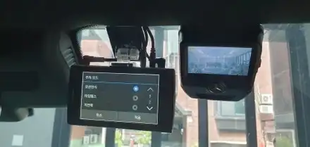 송파 BENZ GLC 250d(X253) - GLC 고객님의 차량 테러후 4채널 블랙박스와 보조배터리 시공을 결심해 주셨습니다. / 잠실, 삼전, 송파 시공 사진