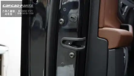 아우디 Q7 프리미엄옵션 소프트클로징 누릴 수 있는 압축도어시스템 고스트도어 작업과 주차중 블랙박스 녹화 보조배터리 작업 / 서울 서초, 반포, 강남 시공 사진