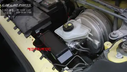 포르쉐718박스터 사각지대 없이 녹화할 수 있는 만도4채널 ZP700블랙박스와 에코파워팩12C 보조배터리 장착. / 서초구 서초동 시공 사진