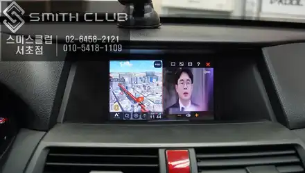 8세대 혼다어코드 차량에 장착된 구형네비게이션 탈거후 \