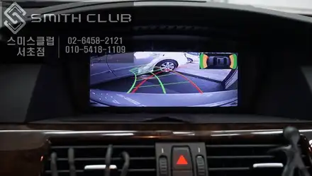 BMW 530i 주차라인 연동되는 후방카메라 작업과 벨킨 에어캐스트로 휴대폰 노래도 들을 수 있게 작업~ / 서울 서초, 반포, 강남 시공 사진