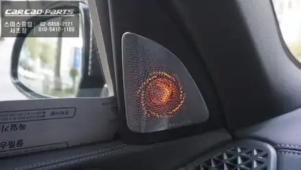 2025년식 BMW X5[G05]차량 순정 엠비언트라이트와 연동되는 훼오리 트위터와 엠비언트스피커 커버 교체 작업. / 서초구 서초동 시공 사진