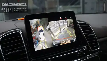 벤츠GLS500차량 스마트폰과 연동되는 카플레이 솔루션과 순정 엠비언트라이트 광량및 12컬러 업그레이드 작업. / 서초구 서초동 시공 사진