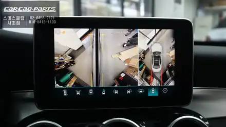 벤츠C200차량 터치와 조그연동! 타공없는 순정핏감을 자랑하는 3D어라운드뷰 주차옵션 장착. / 서초구 서초동 시공 사진