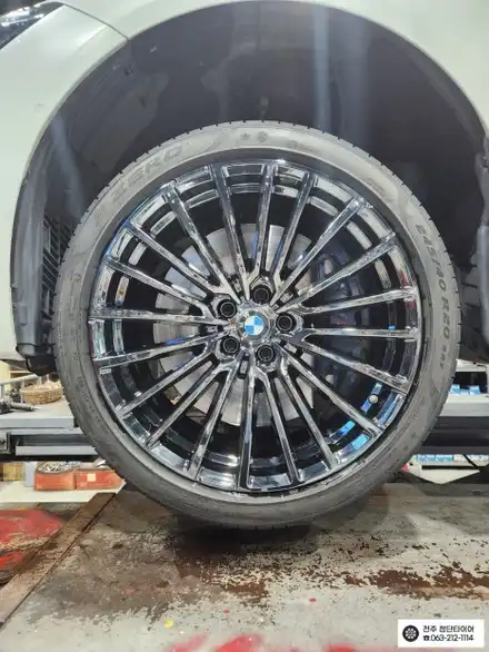 [전주김제 휠복원 첨단타이어]BMW 7시리즈 20인치 순정 블랙크롬 복원휠 튜닝 광주대전휠복원 군산휠복원,충남충북휠복원,서천대천휠복원,여수목포휠복원,전주휠튜닝,휠타이어 인치업 / 전주 시공 사진