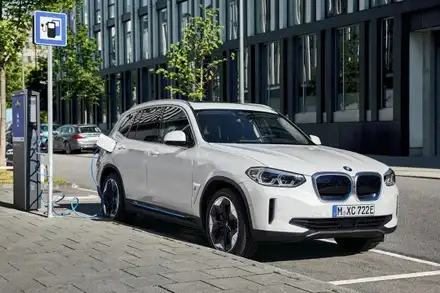 2025 BMW iX3  풀체인지 포토 제원 가격 정보 / 경기 안성 원곡 시공 사진