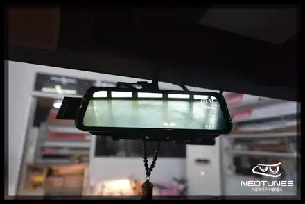 지프 랭글러 룸미러 블랙박스 유라이브 M5000 장착 / 용인 처인구, 이천 시공 사진