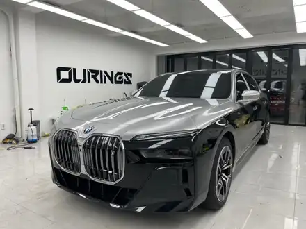 BMW i7 전체 PPF하고 투톤 랩핑으로 덮기 용산 PPF도 아워링스로 가면 어마어마한게 기다림 / 서초, 강남, 양재 시공 사진