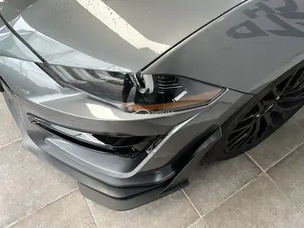 머스탱 GT5.0 카보나이즈 그레이 쉘비 GT500 앞뒤 풀 바디킷 / 서울 양천 신정동 시공 사진