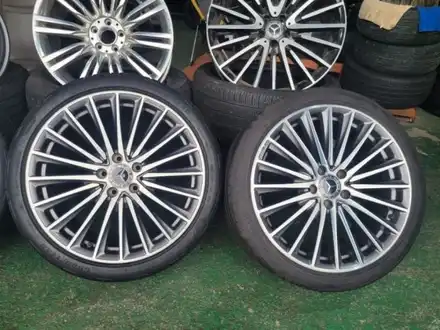 벤츠 C클래스 W206 순정 정품 AMG 마차 19인치 휠타이어 한대분 159만원 재고 정리합니다 / 경기 포천 소흘 시공 사진