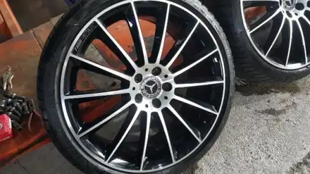 벤츠E클래스 W213 마차AMG 20인치 휠타이어 한대분 재고 정리 저렴하게 판매합니다 / 경기 포천 소흘 시공 사진