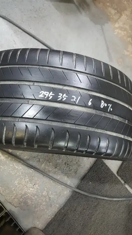 295  35  21  미쉐린 중고타이어 카이엔 q7 벤츠NO AMG 순정 사이즈  2본  19만윈 / 경기 포천 소흘 시공 사진