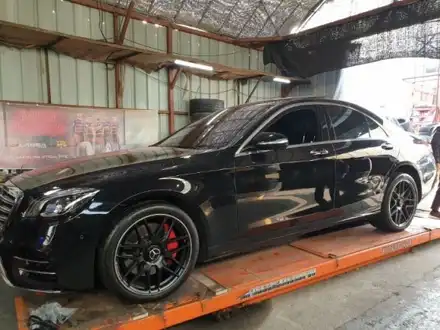 벤츠 AMG 퍼포먼스 20인치 휠타이어 한대분 109만원 판매합니다 S클래스 E클래스 CLS GLC 모두 장착가능 가능합니다 / 경기 포천 소흘 시공 사진