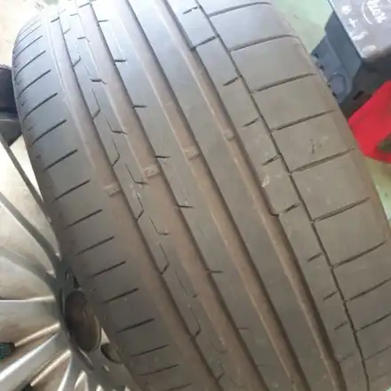 285 35 22 콘티넨탈 콘택6 신품급 중고타이어 2본 판매 테슬라Y 신형 뉴카이엔 벤틀리GT BMW X5M X6M 등등 / 경기 포천 소흘 시공 사진