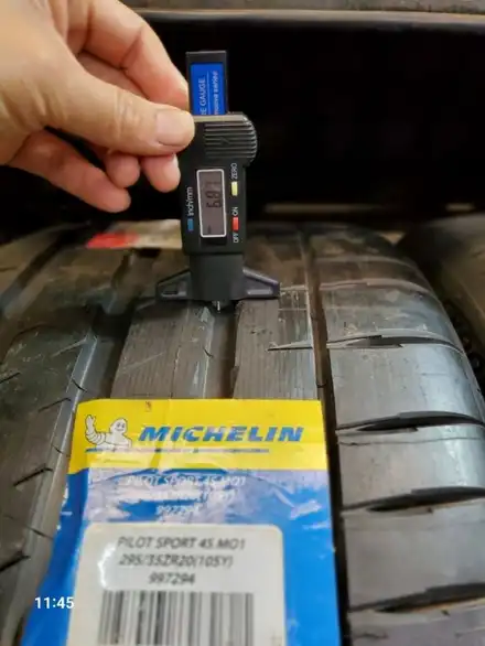 325 35 22 미쉐린 파일럿 스포츠 4S 중고타이어 2본 59만원 판매 벤츠GLE AMG 람보르기니 우루스 등등 차량 사이즈 입니다 / 경기 포천 소흘 시공 사진