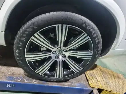 볼보 XC90 인스크립션 순정 정품 21인치 휠타이어 한대분 착한가격으로 판매합니다 / 경기 포천 소흘 시공 사진