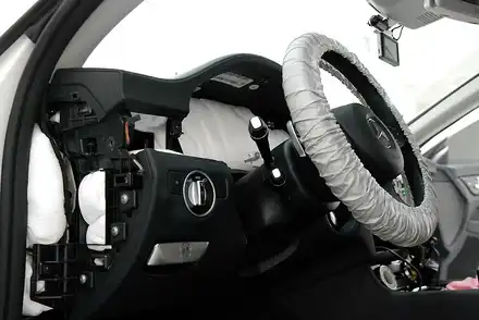 벤츠 CLS250D 디젤소음과 대시보드 잡소리 해결 / 부산 금정 시공 사진