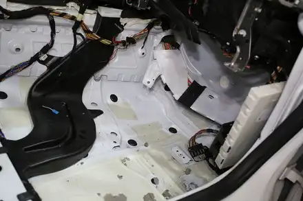 BMW F30 3시리즈 실내 냄새인 크레파스 정체는 여기입니다. / 부산 금정 시공 사진