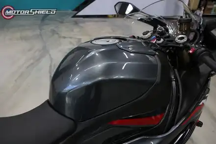BMW M1000 바이크 오일탱크 레드 랩핑 by 대전랩핑 & 대전PPF 모터쉴드 / 대전 유성구 시공 사진