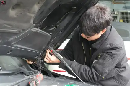 파주 벤츠 S63 본넷(후드) 랩핑 제거 후 외형복원 / 경기 파주 시공 사진
