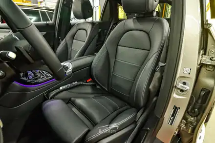 벤츠 GLC 300e 통풍시트 시공과 함께 R 버튼 활성화도 진행하세요! / 대전 서구, 세종, 청주, 천안 시공 사진