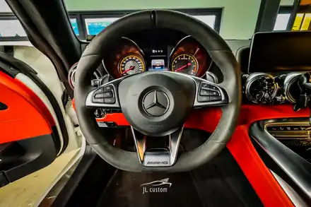 대전 벤츠 AMG 핸들 튜닝! 확 달라진 실내 인테리어를 위한 확실한 선택! / 대전 서구, 세종, 청주, 천안 시공 사진
