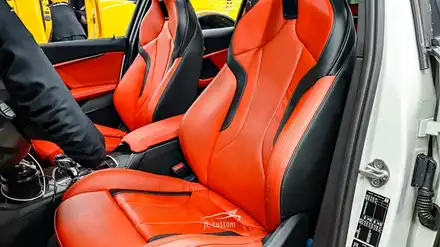 대전 BMW M135i xDrive 실내 편의 튜닝 두 가지! 순정 통풍시트 활성화, 워크인 스위치 시공. / 대전 서구, 세종, 청주, 천안 시공 사진