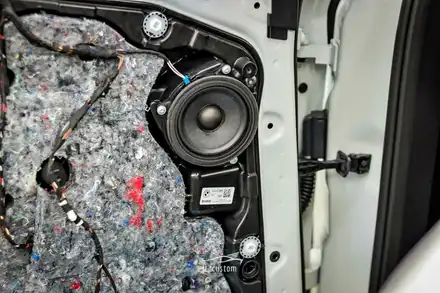 BMW X4 크리스털 파츠 교체와 회오리 풀 커버 시공은 실내 인테리어의 필수 아이템! / 대전 서구, 세종, 청주, 천안 시공 사진