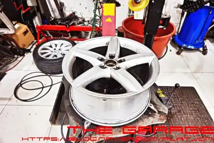 아우디 A4 대전미쉐린타이어 대전피렐리타이어 대전3d얼라이먼트 대전진동발란스 대전고속발란스 / 대전 유성, 세종, 논산 시공 사진