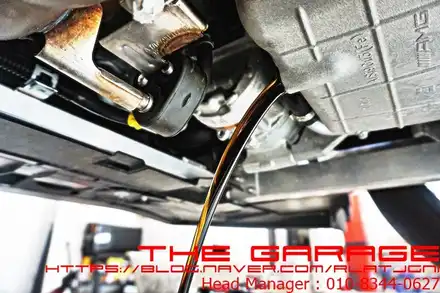 대전엔진오일 대전세종엔진오일 대전미션오일 대전디퍼런셜오일 - 벤츠CLA 45amg 엔진오일 합성유 모튤 300V적용 인스톨 / 대전 유성 화암동 시공 사진
