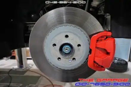 벤츠E클래스 쿠페 듀플리내열페인트 캘리퍼 도색 작업기 / 대전 유성, 세종, 논산 시공 사진