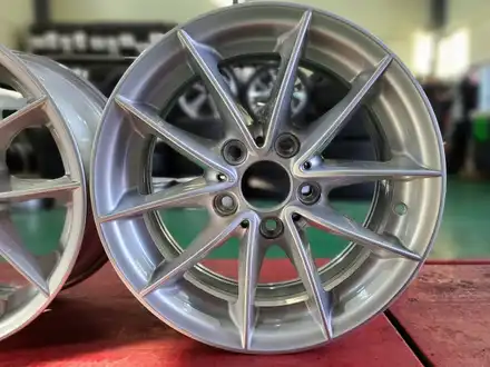 bmw 3시리즈 16인치 실버 주차기스 복원도장/남양주복원도장/다산신도시에서휠복원하기/다산휠복원 휠수리/의정부복원도장/의정부휠수리/휠수리싸고좋은집 / 남양주, 강동, 하남, 송파 시공 사진