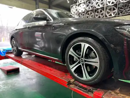 상봉 다산 _ 벤츠 E클래스 중고 휠 장착비 무료 교체 작업과 타이어 교체 작업 _ 남양주중고휠타이어 / 남양주타이어교체 시공 사진