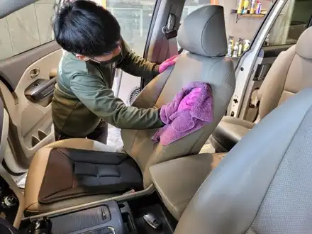 평택 세차 실내에 스팀 쏘면 카니발도 못 버티고 녹습니다. 시스템으로 녹여버림 / 경기 평택 시공 사진