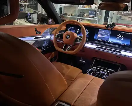 BMW G70 740i 실내 풀 트리밍  에르메스 오렌지 커스텀 & 풀커버 회오리스피커 / 전북 전주, 광주, 김제 시공 사진