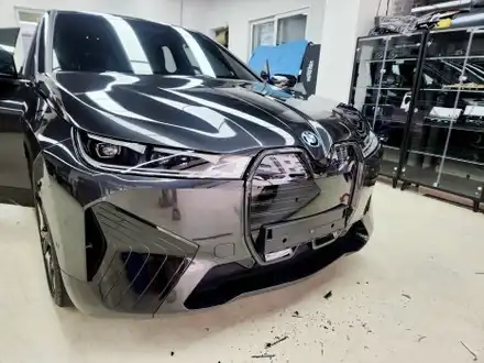 BMW M60에 정품 아이코닉 글로우와 M70 M스포츠 그릴 장착 가능한 곳!!  [부천 탑클래스] / 경기 부천 시공 사진