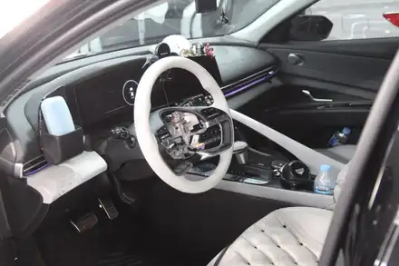현대 아반떼 CN7 핸들 에어백 도색 (시트색상과의 깔맞춤 어때요?) / 부산, 기장, 양산 시공 사진