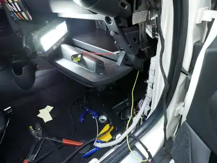 BMW 미니쿠퍼 3세대 블랙박스 및 보조배터리 설치 (배터리 경고 메세지 자꾸 뜨니깐 신경쓰이죠?) / 부산, 기장, 양산 시공 사진