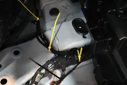 BMW X5차량에 에너팩프로12A보조배터리추가설치 / 동탄,수원,오산 시공 사진
