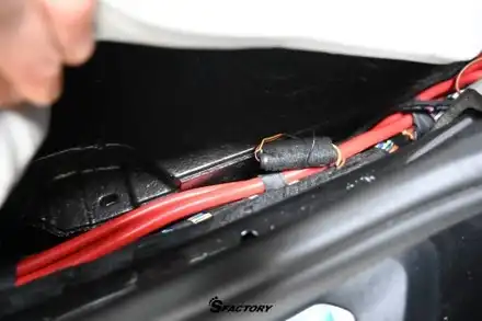 BMWX4차량에 아이나비QXD1,에너팩프로12A 보조배터리 설치 / 동탄,수원,오산 시공 사진