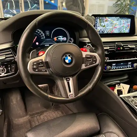 BMW G30 530I M핸들 교체 M1 M2 버튼 활성화 작업으로 M5스타일의 실내를 완성 / BMW / 5시리즈 (G30) / 서울 용산 중구 시공 사진