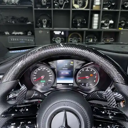 [올인게러지] 벤츠 W205 C200 쿠페 최신형 카본잠자리핸들 교체 + 1,2열 송풍구 엠비언트 시공 완성! / 서울 용산 도원동 시공 사진