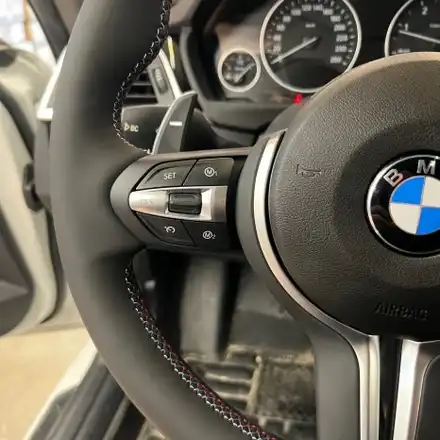 BMW  F30 3시리즈 M핸들 교체 간단한 시공으로 내차 꾸미기 / 서울 용산 도원동 시공 사진