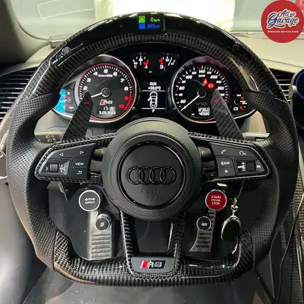 아우디 R8 V10 신형 아우디R8카본D컷핸들 LED퍼포먼스조합 교체로 인한 핸들 업그레이드 / 서울 용산 중구 시공 사진