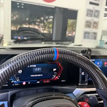 [올인게러지] BMW G80 M3 페리 정품 M카본핸들 D컷 교체했습니다 / 서울 용산 도원동 시공 사진