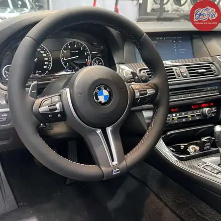 BMW F10 5시리즈 528i / 정품 M핸들풀옵션(열선진동) 교체작업 / 서울 용산 중구 시공 사진